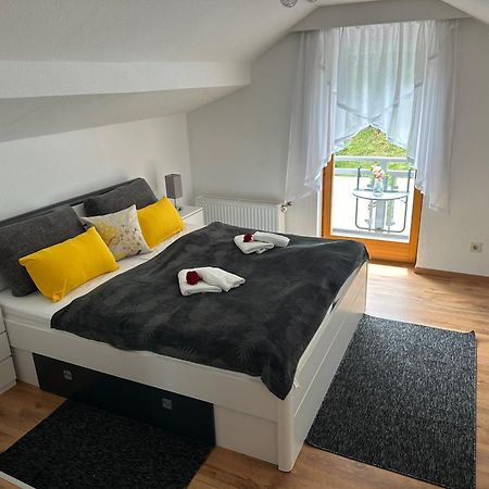 Ferienwohnung Waldblick, Faaker See Oberaichwald  Exterior photo